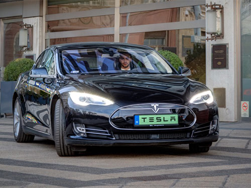 Tesla. Hungary. VIP Transfers and rental of luxury cars with a driver, premium limousine service. Organising top quality high-budget tours and travel