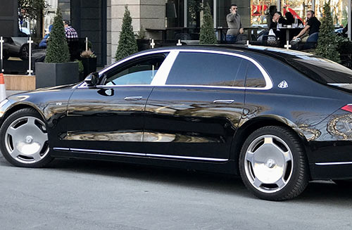 Mercedes-Maybach S 680. Luxury Transfers & Transportation in Budapest. Mercedes-Maybach S 680. Premium class car for VIP person. We provide a reliable, comfortable, and punctual Budapest Ferenc Liszt Airport chauffeur and limo transfer. Аренда ЛЮКС автомобиля в Будапеште. Mercedes-Maybach S 680