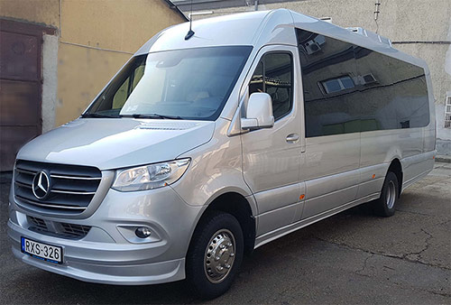 Автобус Mercedes Benz Sprinter для группы до 22 пассажиров в Будапеште. Трансфер из аэропорта и в аэропорт. Почасовая аренда автобуса в Будапеште. Аренда автобуса для частных и корпоротивных мероприятий в Будапеште. Перевозка туристических групп.