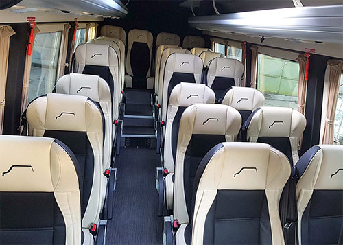 Автобус Mercedes Benz Sprinter для группы до 22 пассажиров в Будапеште. Трансфер из аэропорта и в аэропорт. Почасовая аренда автобуса в Будапеште. Аренда автобуса для частных и корпоротивных мероприятий в Будапеште.