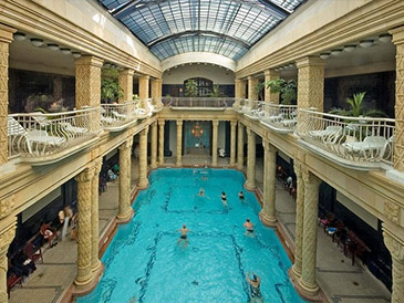 Danubius Hotel Gellert Отель с собственным термальным бассейном. Лечение и отдых в Венгрии