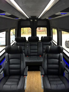 Деловой туризм. Бизнес поездки на автомобиле Премиум класса. Premium limousine service