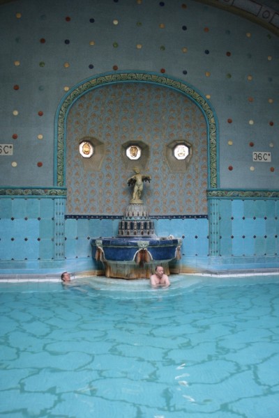 Отель-водолечебница и термальная купальня Геллерт (Gellert Gyogyfurdo) Будапешт. Венгрия