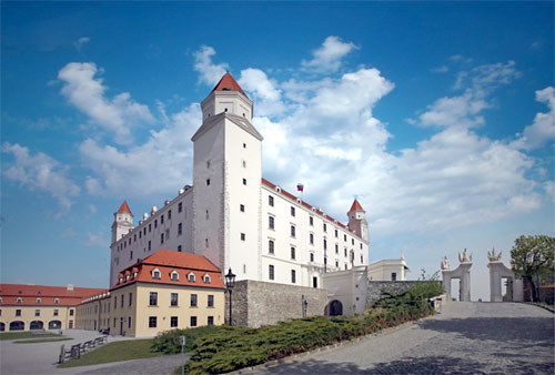 Must see attractions in Bratislava: Hlavné Námestie, Blue Church, Museum of City History, Bratislava Castle, Most SNP, St Martin's Cathedral , Roland's Fountain. Transfer from Budapest. Available transfer 24x7 from international airport  Budapest. One child seat is provided free of charge.  Transfer from airport Budapest is a great way to get to the destination in time. Airport pickup service. How to book your airport transfer