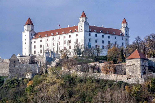 Top sights in Bratislava  Bratislava Castle. An agelong symbol of the city, Bratislava Castle, is one of the most iconic landmarks in Slovakia. Book the best pick-up and drop-off service from or to Budapest International Airport across the Hungary. You can book a first-class limousine service at affordable prices. Private Airport Transfers At Low Prices. Hire a luxury Limousine in Budapest. 