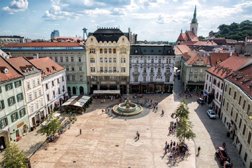 Primatial Palace is definitely one of the most beautiful attractions in Bratislava. Private transfer to hotel and accommodation within Hungary. Select the best transfer option for you. How to book your transfer