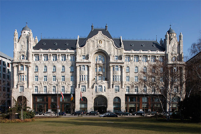 Walk to Buda side and up to the Castle District visiting the Royal Palace and the residential area. St. Stephen Basilica - Chain Bridge - Buda Castle