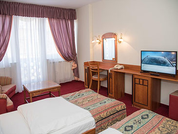 3* Hotel Erzsebet  Курорт Хевиз. Термальное озеро Хевиз (Heviz)