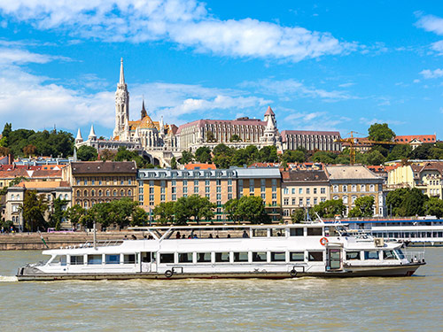 Теплоходная прогулка по Дунаю с обедом в Будапеште
