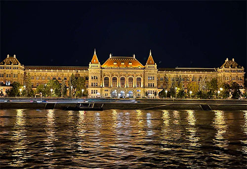 Вечерний Будапешт. теплоходная прогулка по Дунаю с ужином и живой музыкой