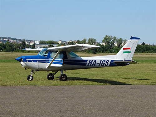 Cessna C-152 Budapest sights Air Cruise. Book a Aircruise - Flight over the Budapest