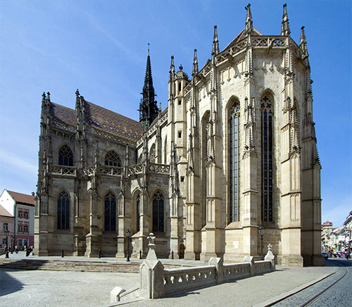 St. Elisabeth Cathedral in Kosice is a real masterpiece and one of the main places to visit in Kosice. Enjoy airport taxi transfer from your front door to the airport gate. No hidden fees. Plan your trip from the airport, hotel, or train station. Book an easy taxi transfer in advance on our user-friendly platform.