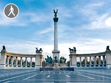 Монумент на площади Героев, замок Вайдахуняд, термальная купальня Сечени в городской роще  Варошлигет