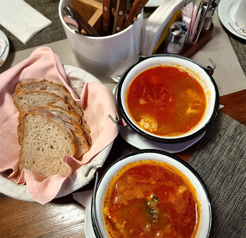 Вкуснейший суп-гуляш. Традиционный венгерский гуляш. Самое известное венгерское блюдо - гуляш. 