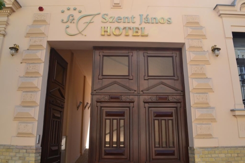 Отели в г Сегед (Szeged). Трансфер. Гостиницы с бассейнами, вэлнесс. Горячие источники Венгрии. Лечебные ванны.