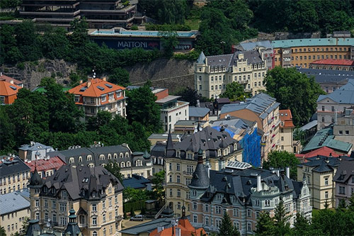 Attractions in Karlovy Vary, Czech Republic. Interesting places, popular events, exclusive souvenirs and useful tips for tourists of the spa resort Karlovy Vary. Book the best pick-up and drop-off service from or to Budapest International Airport across the Hungary. You can book a first-class limousine service at affordable prices. Private Airport Transfers At Low Prices. Hire a luxury Limousine in Budapest. Chauffeur service. 