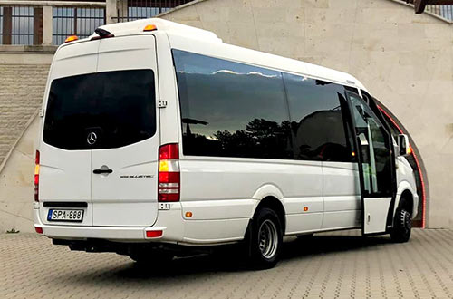 Автобус Mercedes Benz Sprinter для группы до 15 пассажиров в Будапеште. Трансфер из аэропорта и в аэропорт. Почасовая аренда автобуса в Будапеште. Аренда автобуса для частных и корпоротивных мероприятий в Будапеште. Перевозка туристических групп. трансфер в Будапеште, аренда экскурсионного автобуса, автобус в Будапеште, поездки по Венгрии на автобусе, трансфер из аэропорта Будапешт