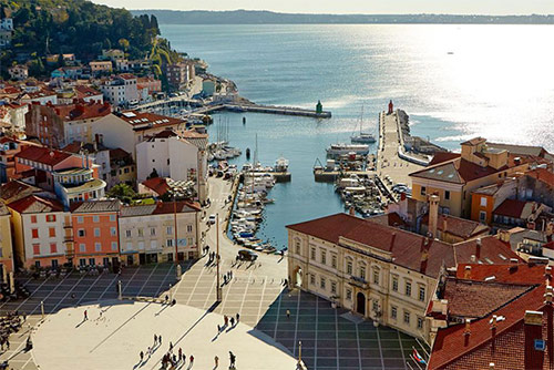 Трансфер из Братиславы в Словению в Порторож (Portoroz) - выгодное предложение. В Словению на море. Отдых на Адриатическом море. Адриатика. Летний отдых с семьей. На пляж. Средневековый город. Старый город Порторож