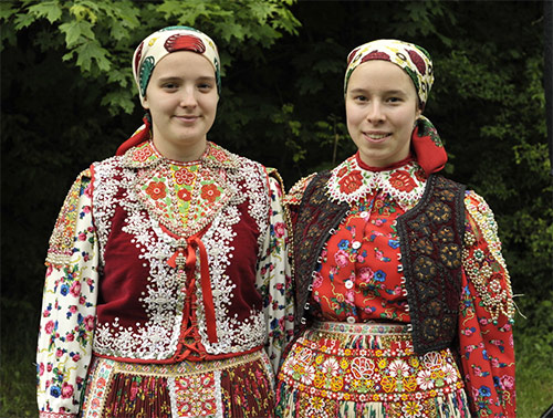 Венгерская национальная одежда. Венгерская вышивка. Костюмы Венгрии. Венгерский фольклор. Головные уборы