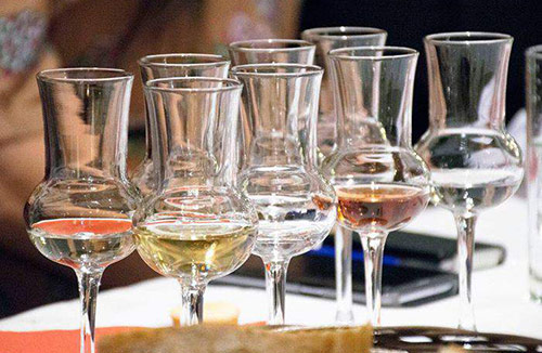 a (palinka) -   .    .   .  .    .    .
