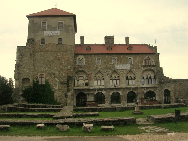 Заметки о Венгрии. Город Тата. Старое озеро (Öreg-tó). дворец в стиле Ренессанс Достопримечательности Венгрии, главное о Венгрии, экскурсии на русском