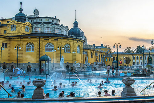 Термальная Купальня Сечени (Szechenyi). Горячие целебные источники Венгрии. Ароматические и термальные массажи