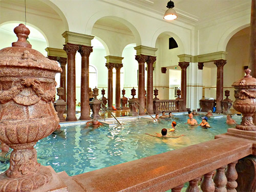 Термальная Купальня Сечени (Szechenyi). Горячие целебные источники Венгрии. Ароматические и термальные массажи