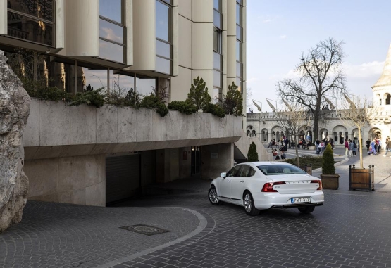5*    - 5* Hotel Hilton Budapest  