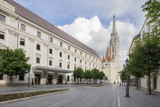 5*    - 5* Hotel Hilton Budapest 