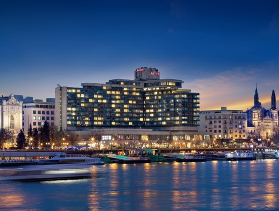 5*    - 5* Hotel Budapest Marriott