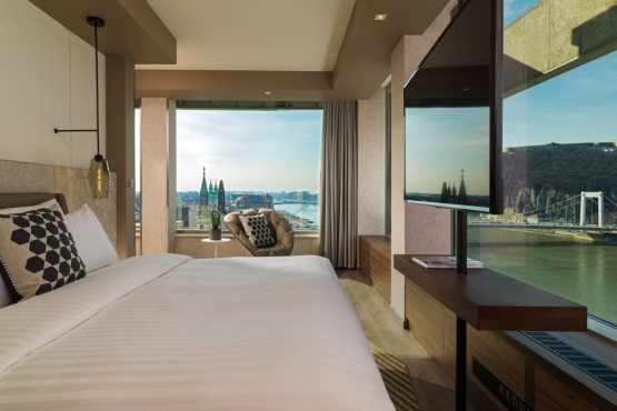 5*    - 5* Hotel Budapest Marriott 