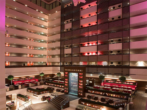 5* Отель Софител Цепной Мост Будапешт - 5* Sofitel Chain Bridge Budapest Hotel. Великолепный 5* отель SOFITEL в центре Будапешта. Завораживающий вид на Цепной мост, Дунай, Будайскую крепость и Королевский дворец