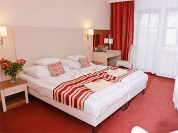4* Hotel Piroska Buk 
