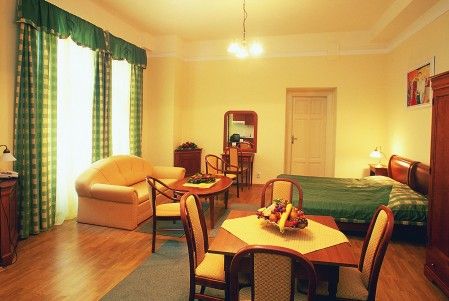    (Debrecen) 3*    ( ) - Civis Grand Hotel Aranybika