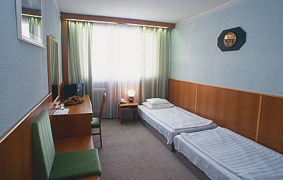    (Debrecen) 3*    ( ) - Civis Grand Hotel Aranybika