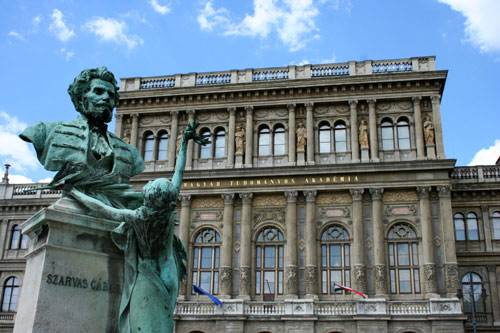 beautiful sightseeing with exciting storytelling and cover everything you need to know about Budapest in one tour