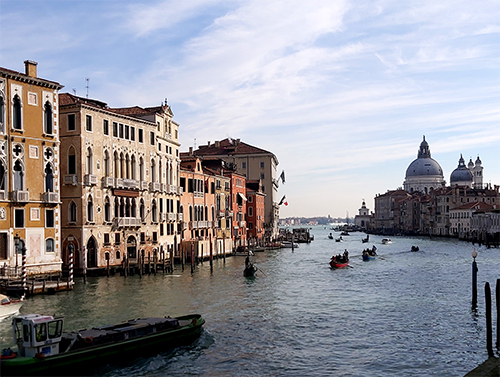 - ,   .   ,    Grand Canal, Santa Lucia railway station, Venice      .       .   .       ?    . -  