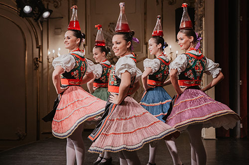    .    .      Hungaria