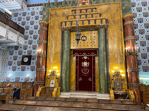 Kazinczy Street Synagogue. 10 Best Things to Do In Jewish Quarter, Budapest Where is the Jewish Quarter in Budapest?