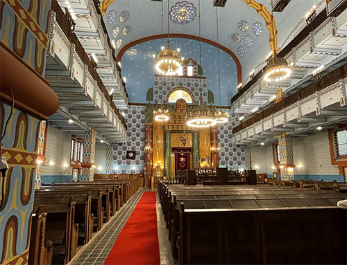  Kazinczy Street Synagogue. Kazinczy Street in Budapest's Jewish District . Explore the history and culture behind Budapest's Jewish Quarter