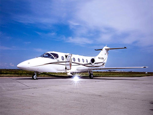 BeechJet 400 Budapest airtaxi. Private Jet.   .        , ,  . VIP . 