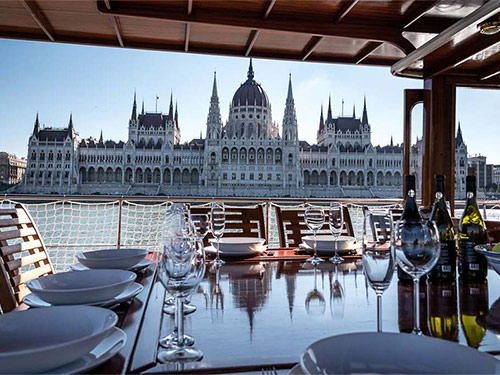          .    . VIP tourism Budapest, MICE,  