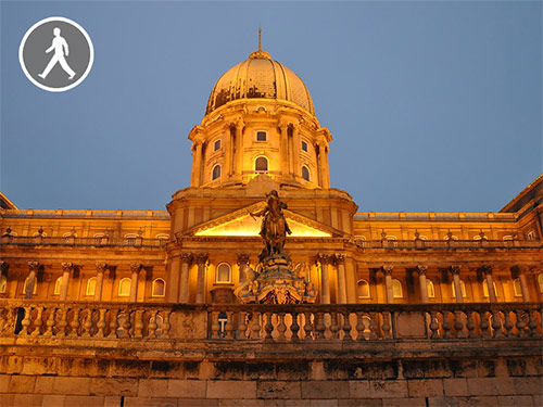 Best Budapest walking tour. Visit famous Budapest sights: Buda Castle district, Matyas Church, views from Fishermen's bastion. Sightseeing, History & Cultural Heritage Tour