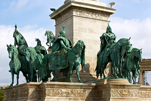 World-famous sights in Budapest Private tour. Visit famous Budapest sights: Buda Castle district, Matyas Church, views from Fishermen's bastion, Royal Palace, Hungarian Parliament