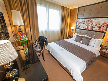 4* Hotel Delibab.  .    .