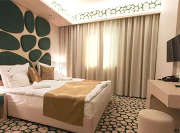 4* Aurum Hotel Family.  .    .