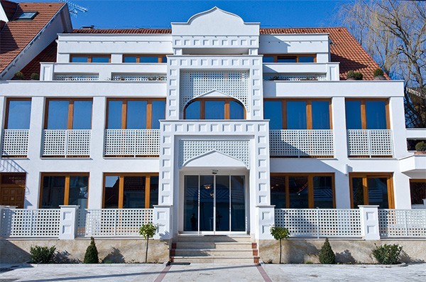   - Hotel Amira 4*.   .     .