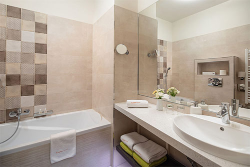    (Kehida). Kehida Termal Hotel 4*   , .   .  . 