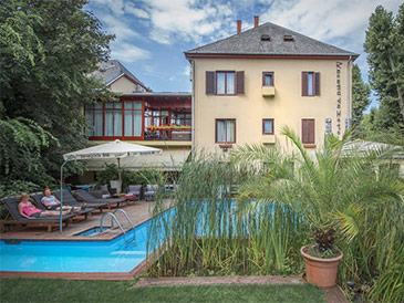 3* Hotel Renegade