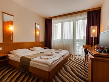   . 4* Premium Hotel Panorama.    